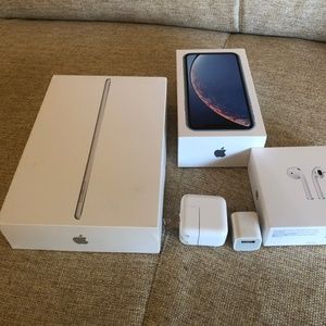 Assorted Apple accessories